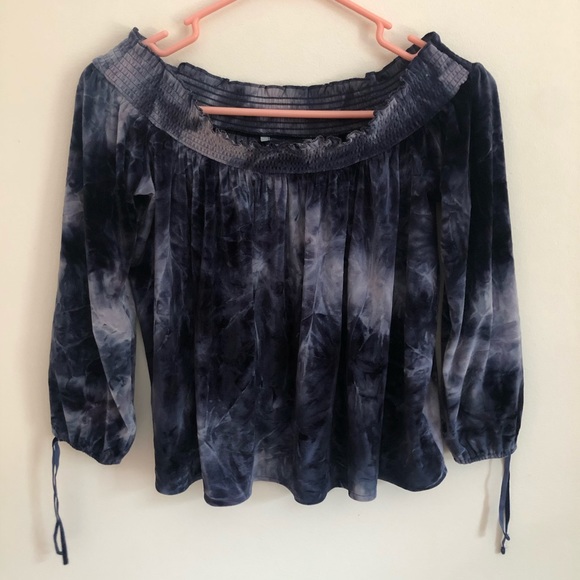 American Eagle Outfitters Tops - American Eagle off the shoulder top